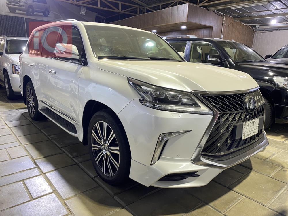 Lexus LX